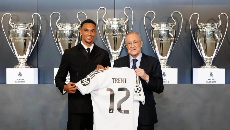 Trent Alexander‑Arnold and Dean Huijsen posing at Real Madrid presentation